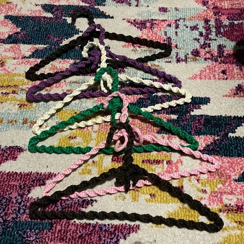Yarn Wrapped Clothes Hangers (6)